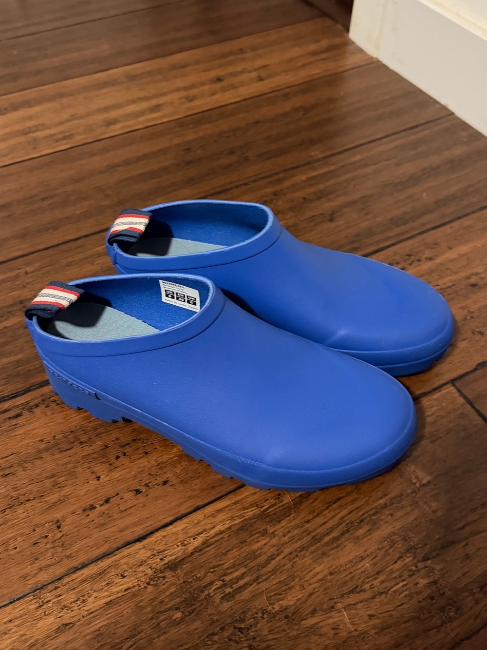 Seavees Womens Bodega Clog V2 cobalt blue clogs